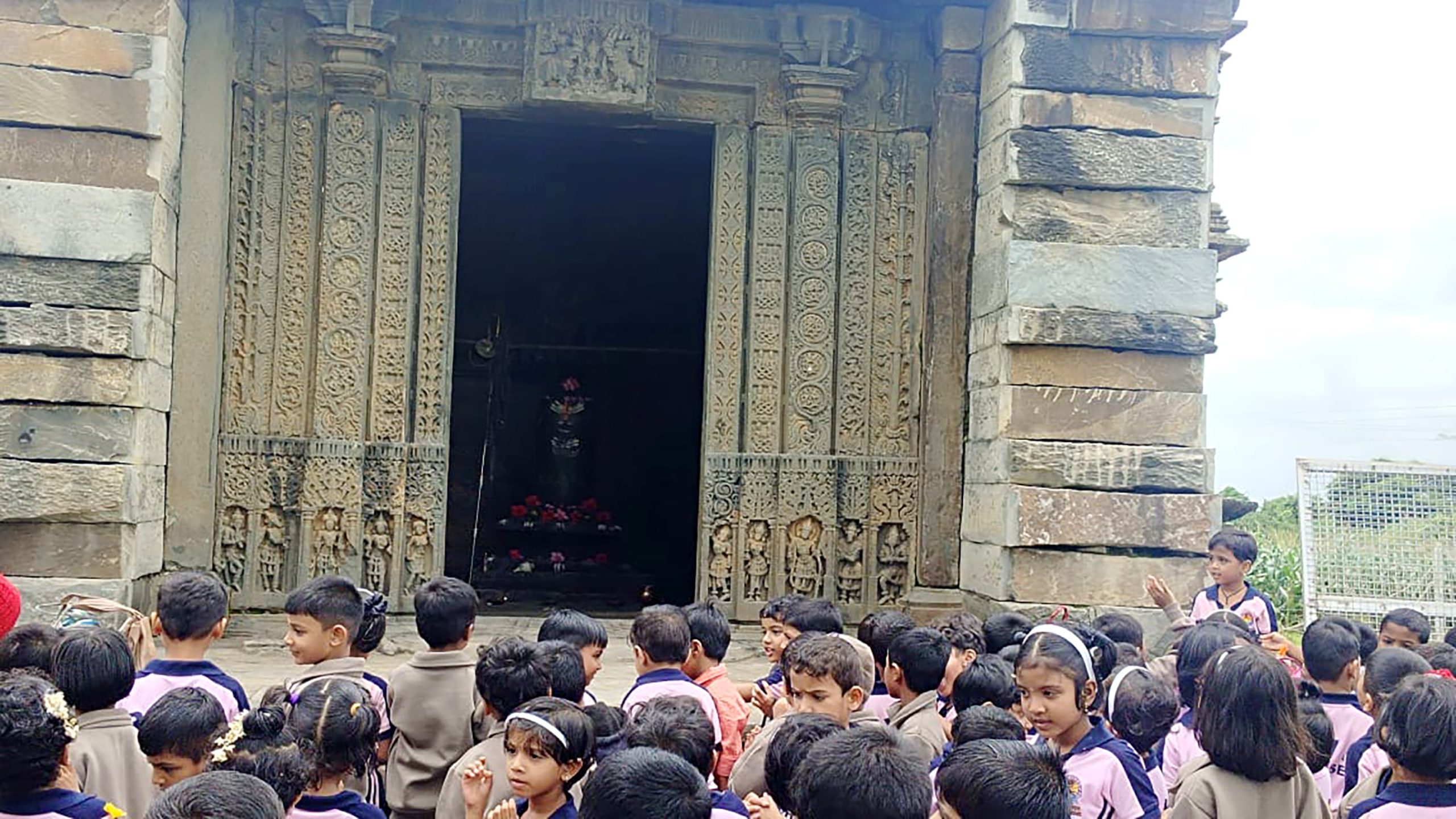 Visit to Billeshwara Temple, Anekeri by RVK – Hangal Students1