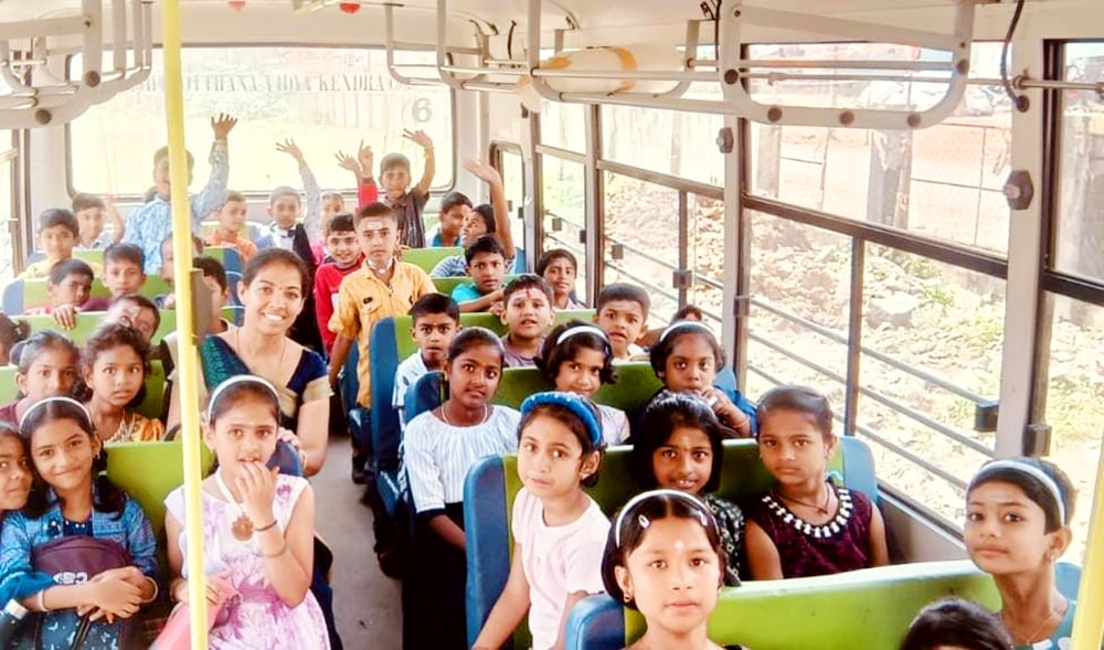 Field Trip of 3 Std Students in RVK - Hangal (1)