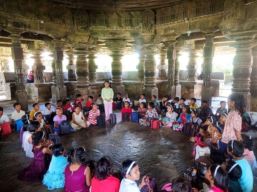 Field Visit of 2std students in RVK - Hangal (2)