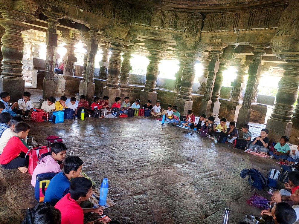 Field Visit of 2std students in RVK - Hangal (3)