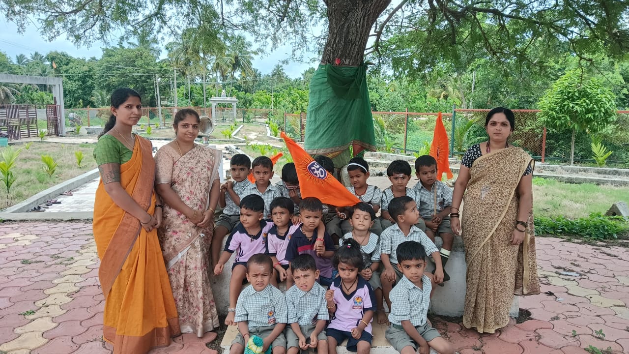 RVK – Hangal Organised Educational Trip to U-Kg Students (3)