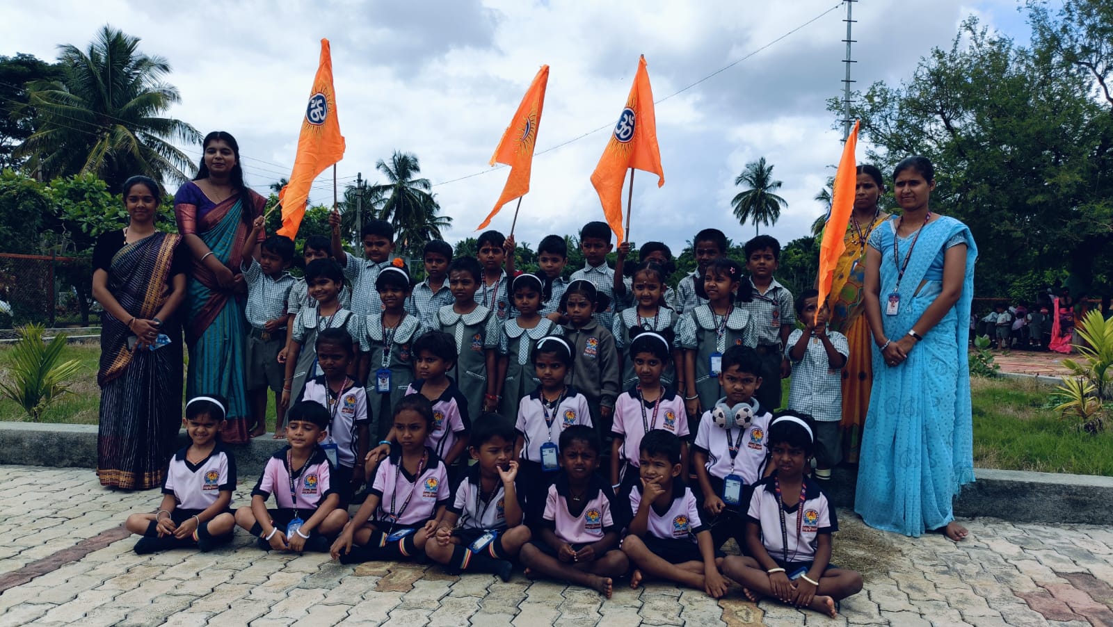 RVK – Hangal Organised Educational Trip to U-Kg Students (4)
