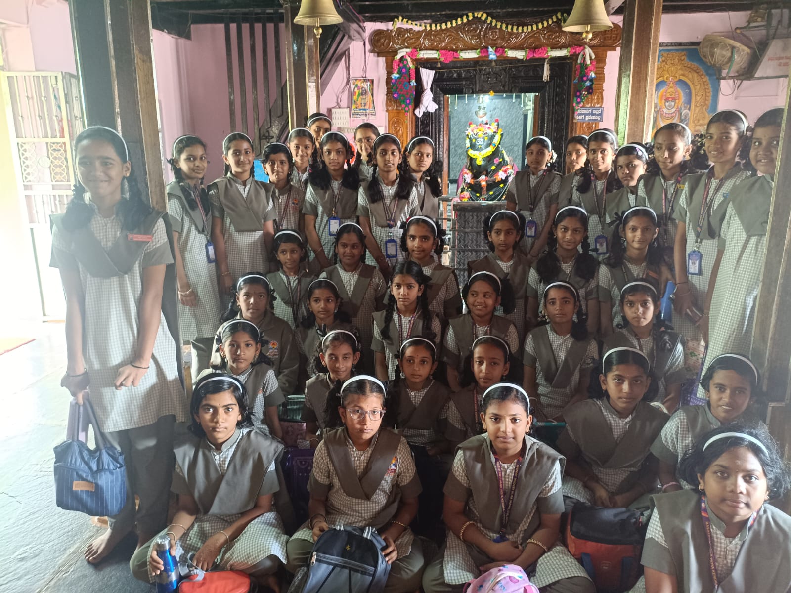 Spiritual and Educational Field Trip Organised by RVK - Hangal (4)